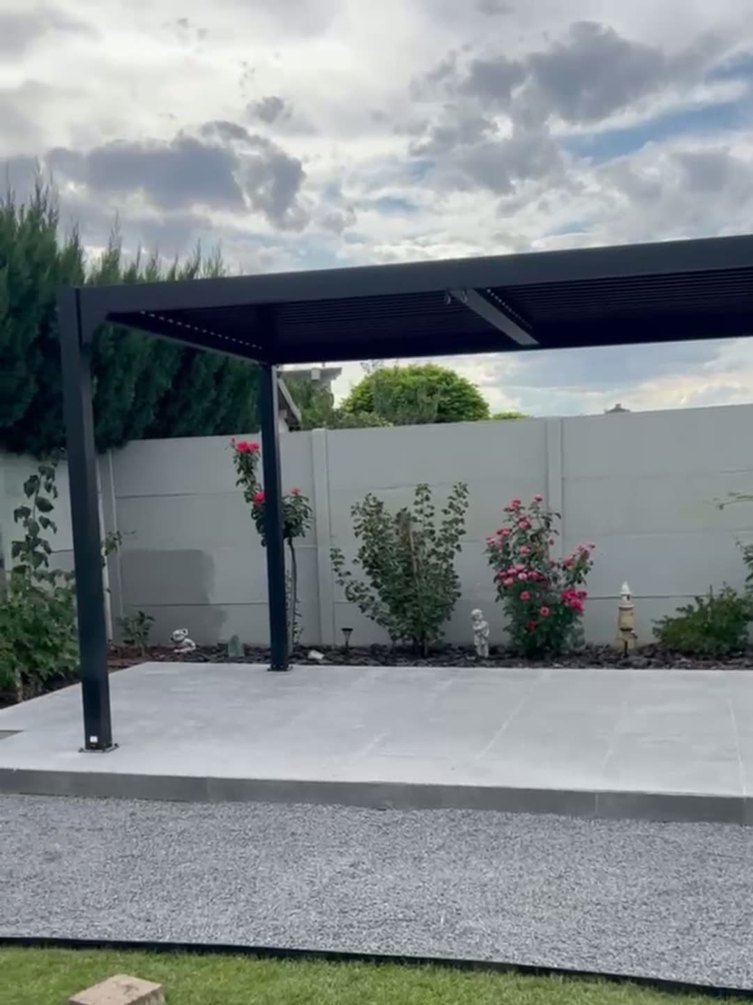 A pergola környéke — szalonnasütő hely a fiával, két óra alatt — 4