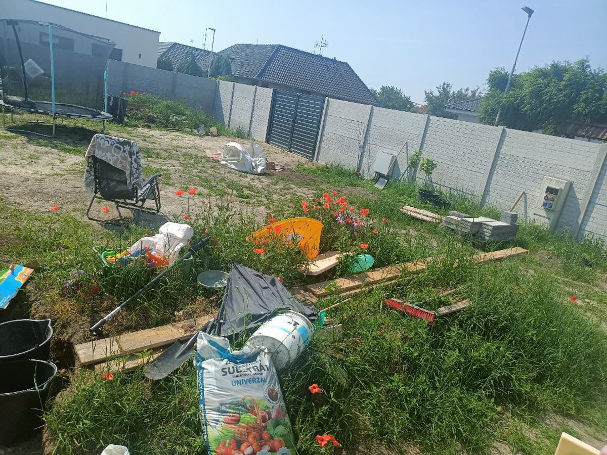 Terep megmunkálása és síkba egyengetése Avant mini rakodóval — 3